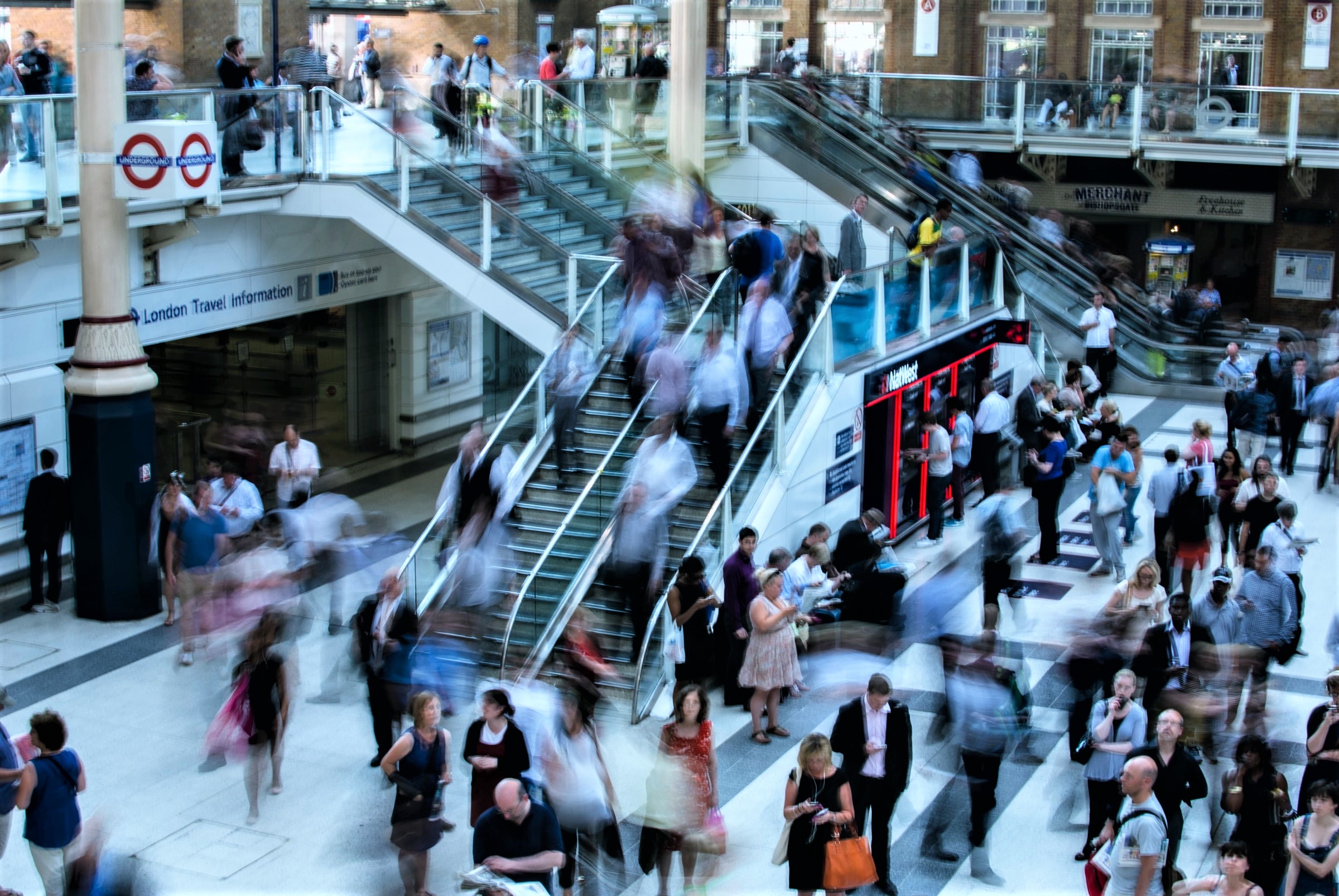 Services sector continues to recover despite rising costs