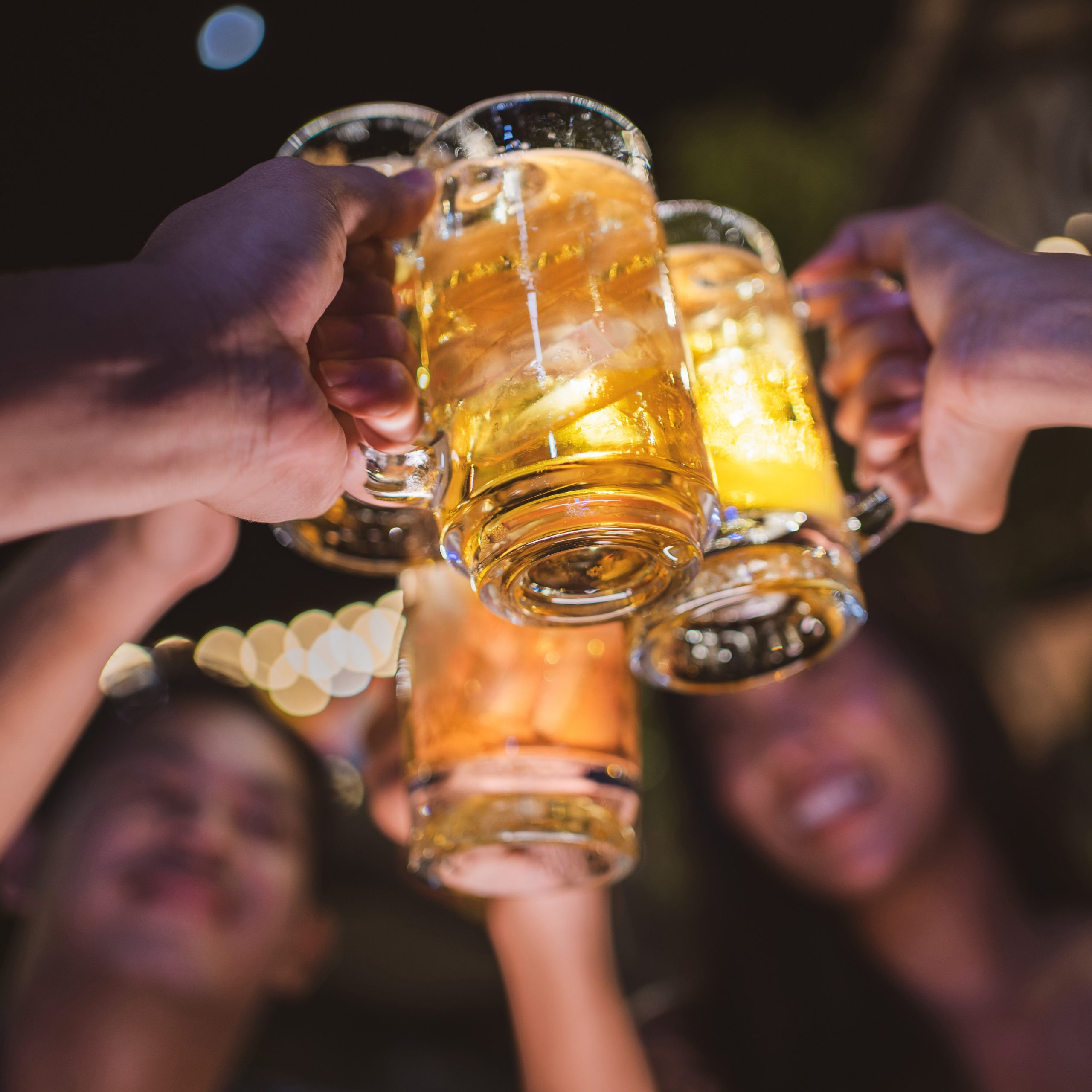 Government calls time on red tape for pubs, clubs, and restaurants